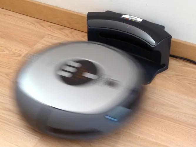 A Samsung Navibot a dokkolóját is kitakarítja