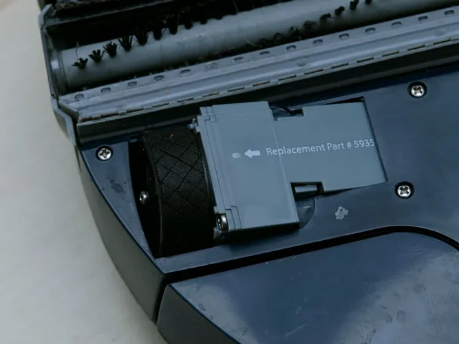 iRobot Scooba 380 kereke kiemelkedve